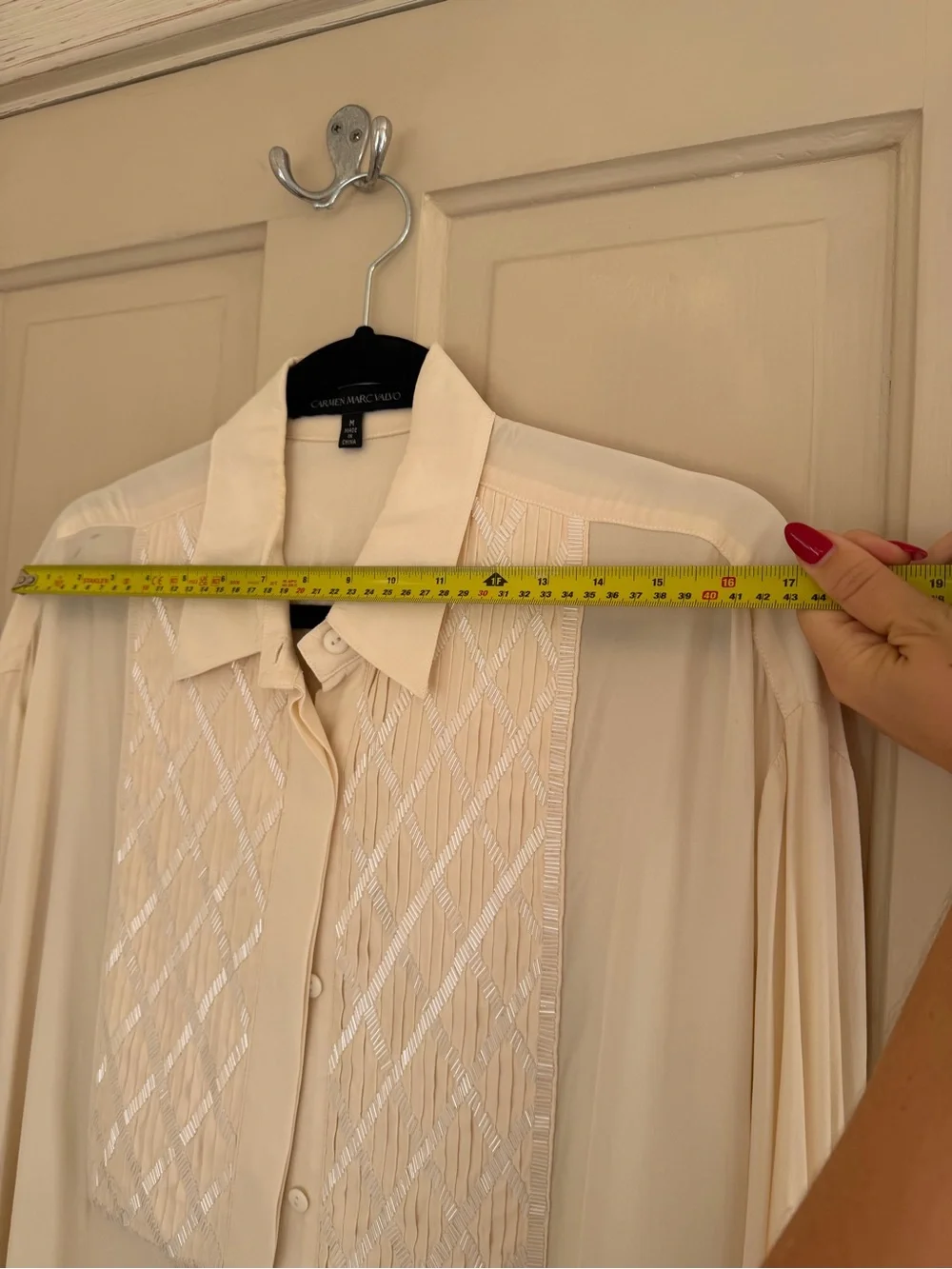 Carmen Marc Valvo Cream Silk-Look Collared Blouse - Picture 4 of 6